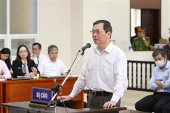 Tòa quyết định hoãn phiên phúc thẩm do bị cáo Vũ Huy Hoàng vắng mặt
