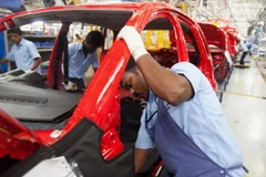 Ford đóng cửa nhà máy, công nhân Ấn Độ tìm trợ giúp từ chính quyền
