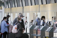 Các nước áp dụng biện pháp hạn chế để chống lại biến thể Omicron 