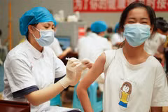 Hơn một nửa dân số Trung Quốc đã tiêm đủ 2 mũi vaccine COVID-19