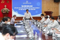 Tại buổi tọa đàm, các chuyên gia, nhà khoa học đã phân tích bối cảnh, bài học kinh nghiệm trong và ngoài nước trong phòng, chống dịch COVID-19. (Nguồn: nhandan)