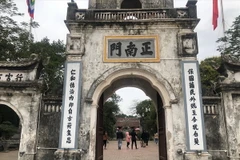 Đền Trần vắng khách hơn năm. (Nguồn: laodong.vn)