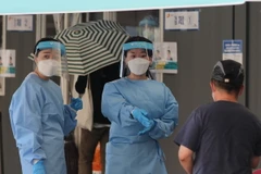 Một điểm xét nghiệm COVID-19 tại Seoul, Hàn Quốc, ngày 28/7. (Ảnh: Yonhap/TTXVN)