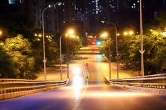 [Photo] Bình lặng, thân thương phố đêm Hà Nội những ngày giãn cách 