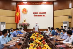 Chủ tịch UBND tỉnh Thanh Hóa Đỗ Minh Tuấn yêu cầu nêu cao tinh thần cảnh giác, tuyệt đối không chủ quan, lơ là; chủ động, linh hoạt trong phòng, chống dịch. (Ảnh: Hoa Mai/TTXVN )