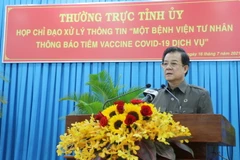 Bí thư Tỉnh ủy An Giang Lê Hồng Quang phát biểu tại cuộc họp. (Ảnh: Công Mạo/TTXVN)