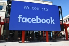 Biểu tượng Facebook tại trụ sở ở Menlo Park, California, Mỹ. (Ảnh: AFP/TTXVN)