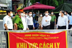 Bí thư Thành ủy Hà Nội kiểm tra phòng, chống dịch ở Đống Đa, Thanh Trì