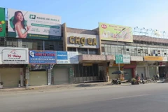 Chợ Ga Vinh bị phong tỏa ngay sau khi phát hiện trường hợp dương tính với SARS-CoV-2 có liên quan. (Ảnh: Nguyễn Văn Nhật/TTXVN)