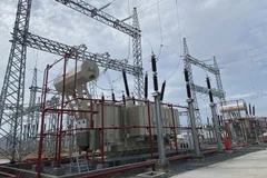 Một trạm biến áp 220kV. (Ảnh: Công Thử/TTXVN)