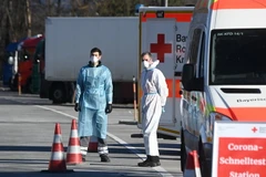 Một điểm xét nghiệm COVID-19 ở Kiefersfelden gần biên giới Đức và Áo, ngày 14/2 vừa qua. (Ảnh: AFP/TTXVN)