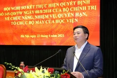 Giáo sư, Tiến sỹ Nguyễn Xuân Thắng, Ủy viên Bộ Chính trị, Giám đốc Học viện Chính trị quốc gia Hồ Chí Minh, Chủ tịch Hội đồng Lý luận Trung ương phát biểu khai mạc. (Ảnh: Văn Điệp/TTXVN)