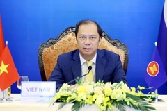 Tiếp tục chương trình Hội nghị Bộ trưởng Ngoại giao ASEAN lần thứ 54 (AMM-54), sáng 5/8/2021 (theo giờ Hà Nội), Thứ trưởng Bộ Ngoại giao Nguyễn Quốc Dũng tham dự Hội nghị Bộ trưởng Ngoại giao ASEAN - New Zealand theo hình thức trực tuyến. 