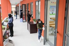 [Photo] Đảm bảo điều kiện an toàn khi học sinh Hà Nội trở lại trường 