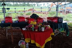 Hài cốt các liệt sỹ được quy tập. (Ảnh: TTXVN phát)