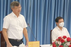 Chủ tịch UBND tỉnh Đồng Nai Cao Tiến Dũng phát biểu tại cuộc họp. (Ảnh: Công Phong/TTXVN)