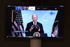 Tổng thống Mỹ Joe Biden phát biểu tại lễ khai mạc Hội nghị thượng đỉnh trực tuyến về khí hậu, ngày 22/4 vừa qua. (Ảnh: Kyodo/TTXVN)