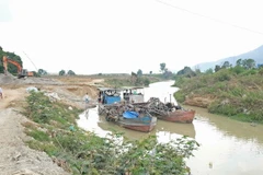 Vị trí khai thác cát này được UBND tỉnh Lâm Đồng cấp phép cho Công ty Trách nhiệm hữu hạn Lê Văn Oai Lâm Đồng từ ngày 30/11/2020. (Ảnh: Nguyễn Dũng/TTXVN)