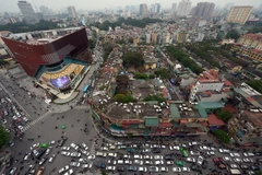 Hiện Hà Nội có hơn 1.500 khu chung cư cũ cần được cải tạo và xây dựng lại. (Ảnh: Phan Tuấn Anh/TTXVN)