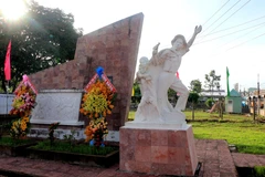 Bia Chiến thắng Cái Sơn tại xã Long Phú, huyện Tam Bình, tỉnh Vĩnh Long. (Ảnh: Phạm Minh Tuấn/TTXVN)