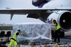 Hình ảnh bốc xếp hàng của hãng FedEx. (Nguồn: twitter.com/realDonaldTrump)