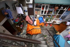 Một góc tại xóm chạy thận 121 Lê Thanh Nghị, Hà Nội. (Ảnh: Minh Quyết/TTXVN)