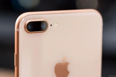 Mẫu iPhone 5,5inch mới được cho là sẽ có kiểu dáng giống iPhone 8Plus. (Nguồn: The Verge)