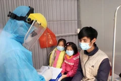 Những chiến sỹ "không có đêm, không có ngày" ở tuyến đầu chống dịch 