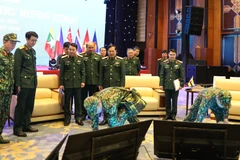 Trung tướng Lê Huy Vịnh kiểm tra công tác bảo đảm y tế, an ninh chuẩn bị cho ADMM Hẹp. (Nguồn: mod.gov.vn)