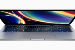 Máy tính MacBook Pro 13inch với bàn phím Magic có cơ chế cắt kéo.