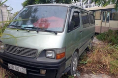 Chiếc xe đưa đón học sinh bị bỏ quên. (Nguồn: laodong.vn)