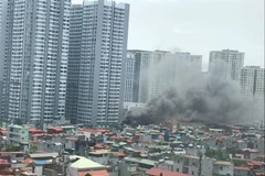 Khói bốc lên từ đám cháy. (Nguồn: Báo An ninh Thủ đô)