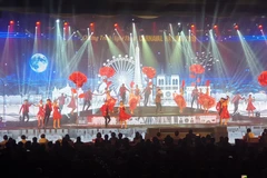 Chương trình nghệ thuật Carnaval Hạ Long 2019 với chủ đề Từ kỳ quan đến kỳ quan tại Quần thể Du lịch nghỉ dưỡng sinh thái FLC Hạ Long. (Nguồn: TTXVN phát)