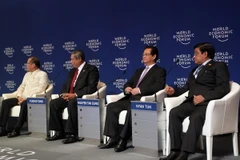 Họp báo quốc tế về các hoạt động của Thủ tướng tại Philippines