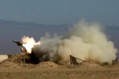 Quân đội Iran bắt đầu cuộc tập trận trên bộ, trên không