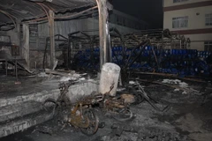 [Photo] Cảnh cháy công ty hóa chất trong khu công nghiệp