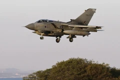 Anh điều thêm máy bay cho đơn vị tham gia truy kích IS 