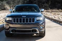 Mẫu Jeep Grand Cherokee bị báo lỗi hệ thống phanh. (Nguồn:www.trucktrend.com)