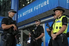 Anh tịch thu hộ chiếu, ngăn chặn công dân tham chiến ở nước ngoài về