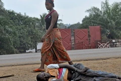 Báo cáo mới nhất về Ebola: Số người tử vong lại gia tăng mạnh