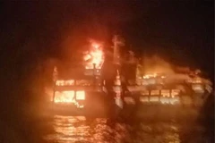 Hiện trường vụ cháy phà chở khách tại Philippines. (Nguồn: gulfnews.com)