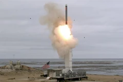 Vụ thử tên lửa hành trình phóng từ mặt đất tại đảo San Nicolas, bang California (Mỹ) ngày 18/8/2019. (Ảnh: AFP/TTXVN)