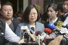 Người đứng đầu chính quyền Đài Loan Thái Anh Văn - ở giữa. (Ảnh: Kyodo/TTXVN)