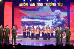 Chương trình nghệ thuật tại điểm cầu Hà Nội. (Ảnh: Minh Quyết/TTXVN)