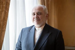 Ngoại trưởng Iran Javad Zarif trả lời phỏng vấn báo chí tại Paris, Pháp, ngày 23/8/2019. (Ảnh: AFP/ TTXVN)