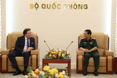 Đại tướng Phan Văn Giang, Bộ trưởng Bộ Quốc phòng, tiếp Ngài Marc Evans Knapper, Đại sứ Đặc mệnh toàn quyền Hợp chúng quốc Hoa Kỳ tại Việt Nam. (Ảnh: Minh Tuấn/TTXVN phát)