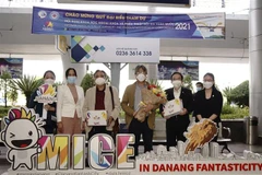 Đón đoàn khách du lịch MICE đến thành phố Đà Nẵng. (Ảnh: TTXVN phát)