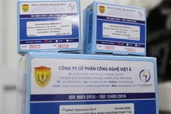 Bộ kit xét nghiệm SARS-CoV-2 của Công ty Việt Á. (Ảnh: TTXVN)