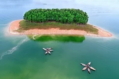 Một góc hồ Thác Bà. (Ảnh: TTXVN phát)