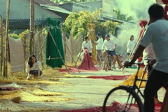 Đường làng chiếu.